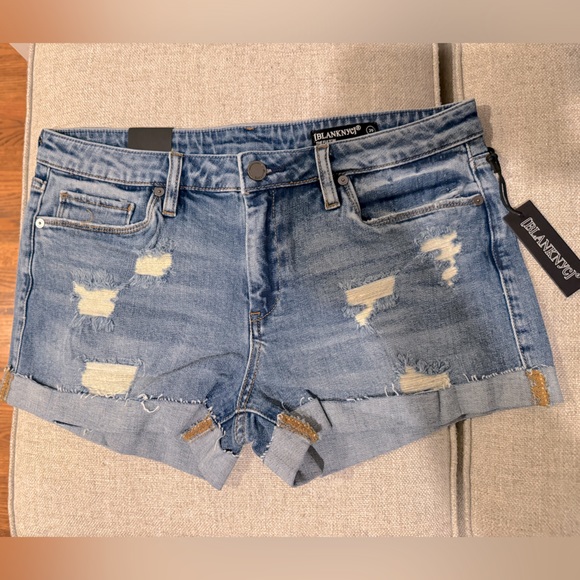 NWT BLANKNYC The Fulton Women’s Denim Distressed Cuffed Short Size 29 - Picture 4 of 6